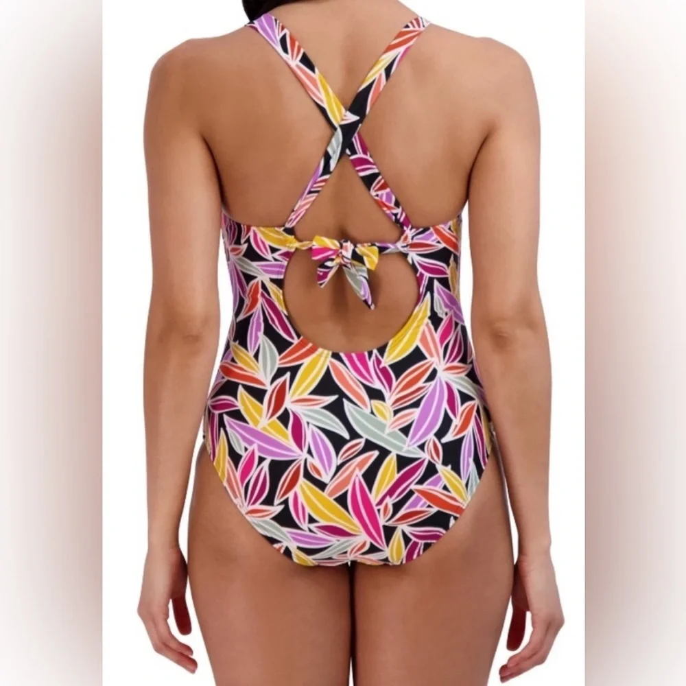 BCBG Paris Women's Adjustable Keyhole One Piece Swimsuit Sz Small.